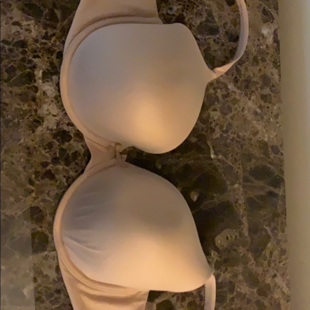 Victorias Secret Body ByVictoria Full Coverage Bra- 34DDD- Beige